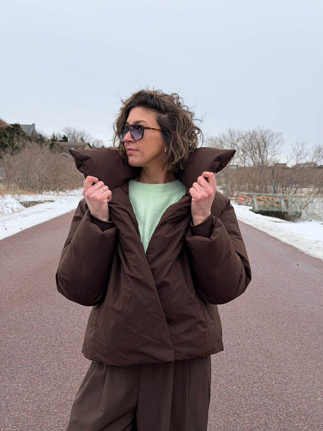 STOP aux traces de fond de teint sur ta doudoune!